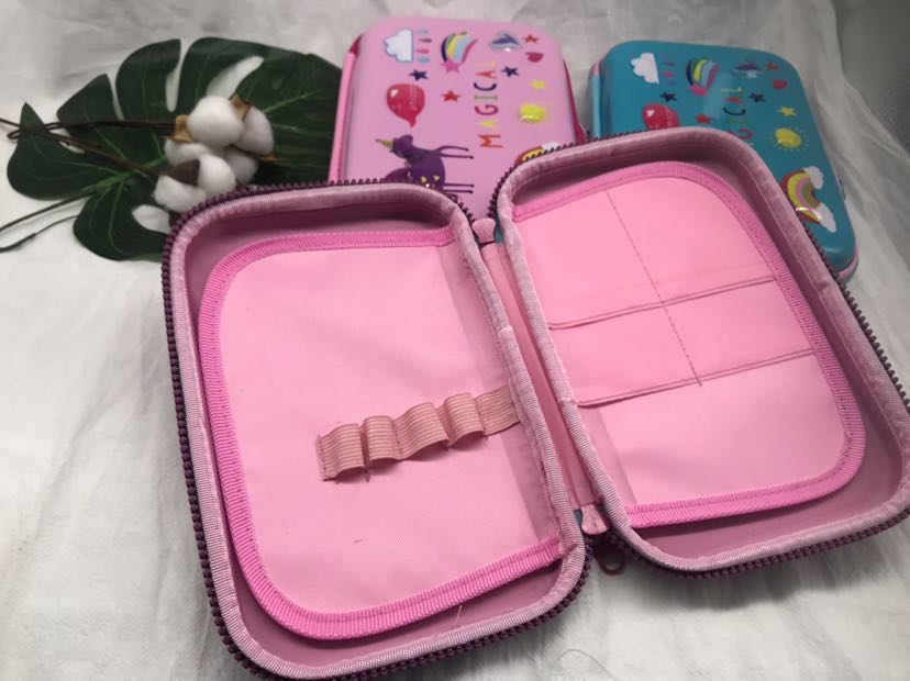 Shuai hang stationery produces cartoon style muslims and popular primary and middle school students pen bag stationery bag color design is various