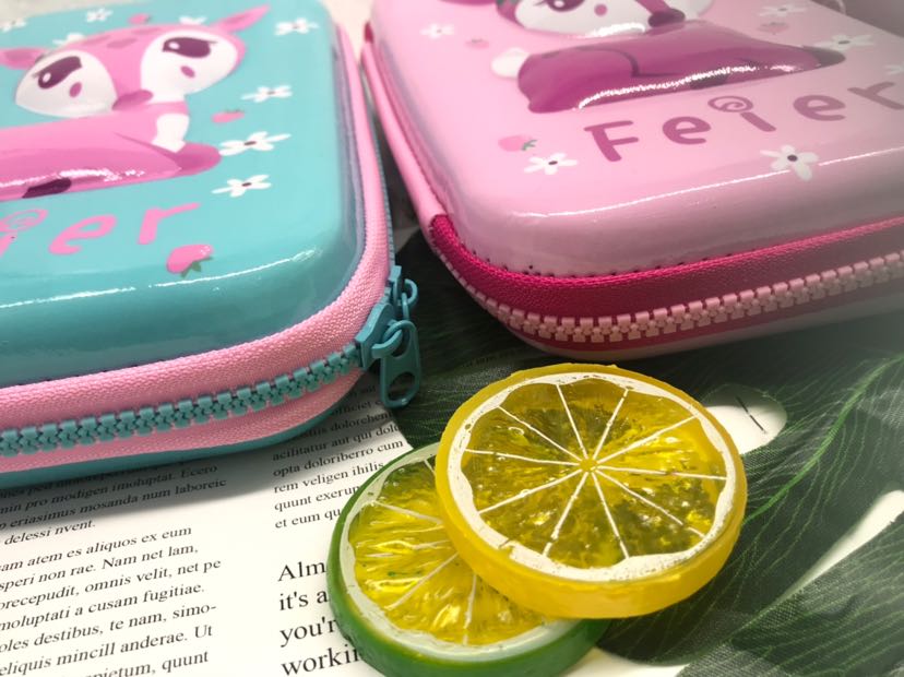 Shuai hang stationery produces cartoon style muslims and popular primary and middle school students pen bag stationery bag color design is various