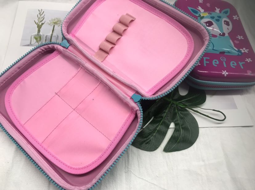 Shuai hang stationery produces cartoon style muslims and popular primary and middle school students pen bag stationery bag color design is various
