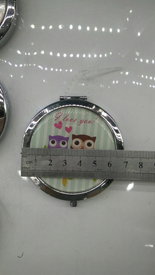 Expensive cosmetics mirror popular in Europe and The United States Korean Portable Convenient Mini Mirror folding Parlor Small dressing Mirror