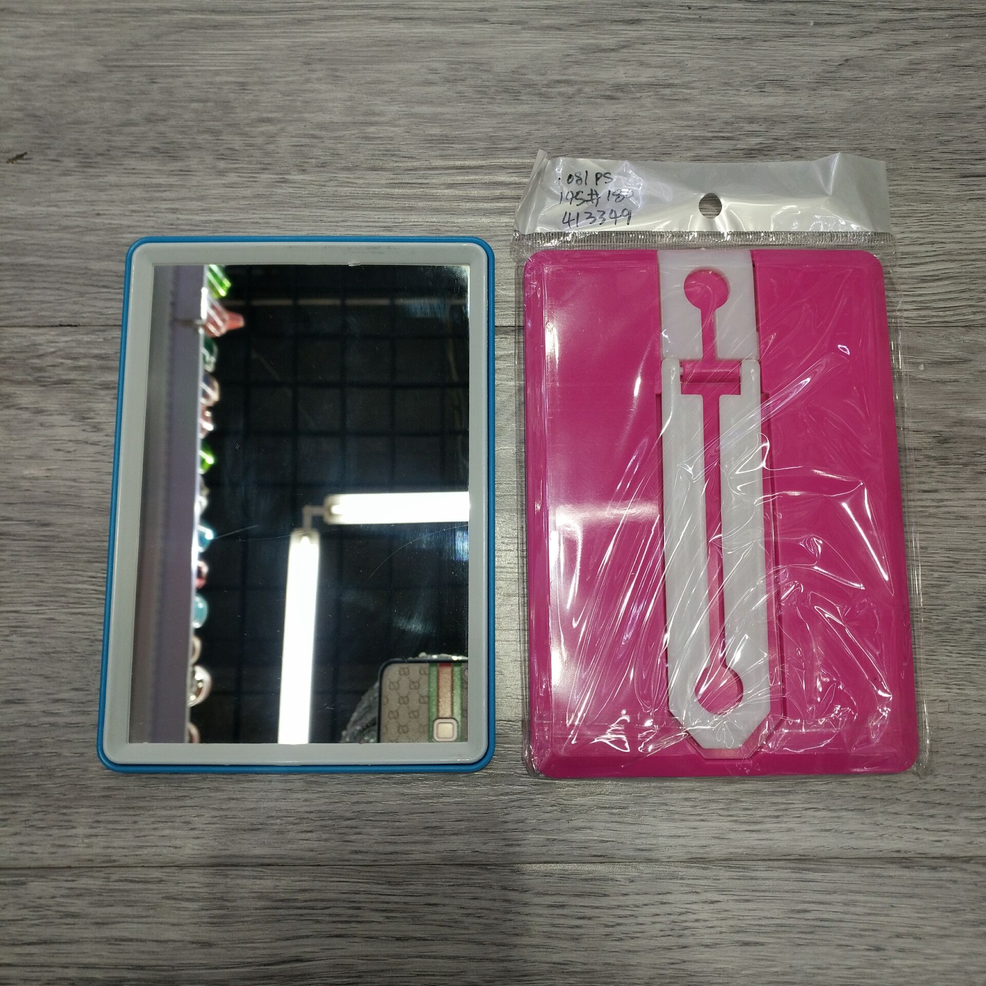 Candy Color High Clearness Mirror Desktop Folding Makeup Mirror Dressing Mirror Can Stand Hanging Mirror Portable Mirror Candy Color High Clearness Mirror Desktop Folding Makeup Mirror Dressing Mirror Can Stand Hanging Mirror Portable Mirror