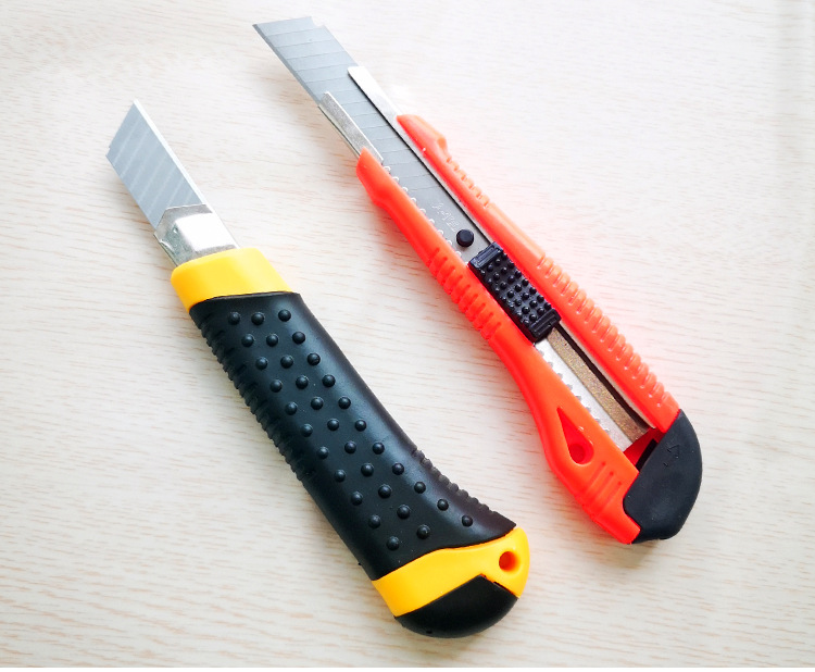 Factory Direct Sales Utility Knife Wholesale Large Industrial Wallpaper Blade 18mm 223 Heavy Duty 286 Art Knife Rack Factory Direct Sales Utility Knife Wholesale Large Industrial Wallpaper Blade 18mm 223 Heavy Duty 286 Art Knife Rack