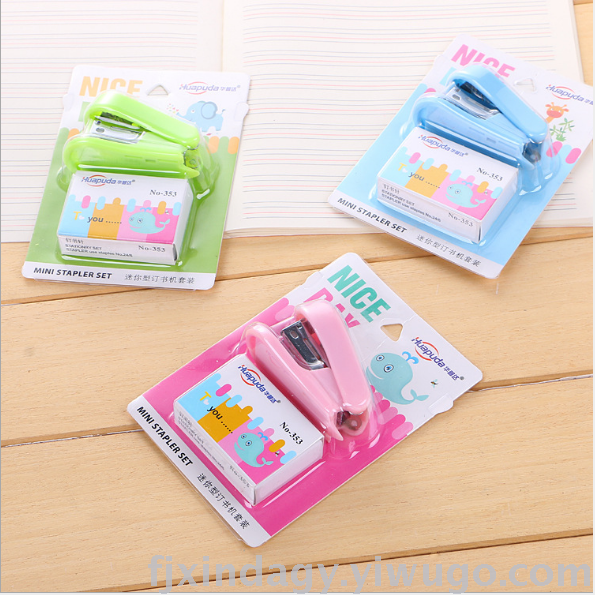 Mini stapler cute student stationery office supplies bookbinding machine send book needle set with stapler