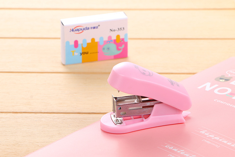 Mini stapler cute student stationery office supplies bookbinding machine send book needle set with stapler Mini stapler cute student stationery office supplies bookbinding machine send book needle set with stapler