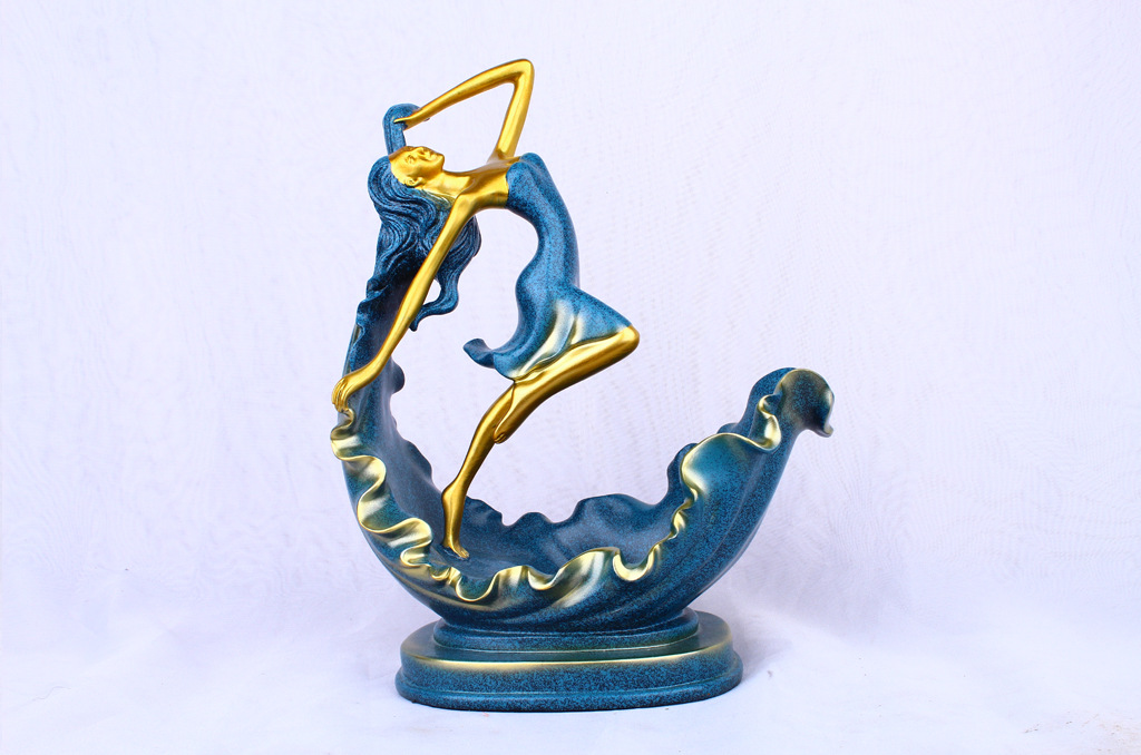 Resin crafts new creative wood-colored dancing lady wine rack display European sitting room TV cabinet wine cabinet small decoration Resin crafts new creative wood-colored dancing lady wine rack display European sitting room TV cabinet wine cabinet small decoration