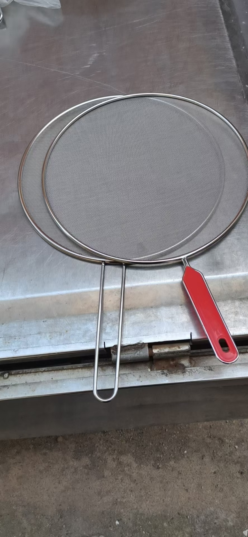 Stainless Steel Colander Strainer for Spicy Hot Pot Rice Noodles Strainer Spoon Boiled Noodle Fishing Punching Strainer Stainless Steel Colander Strainer for Spicy Hot Pot Rice Noodles Strainer Spoon Boiled Noodle Fishing Punching Strainer