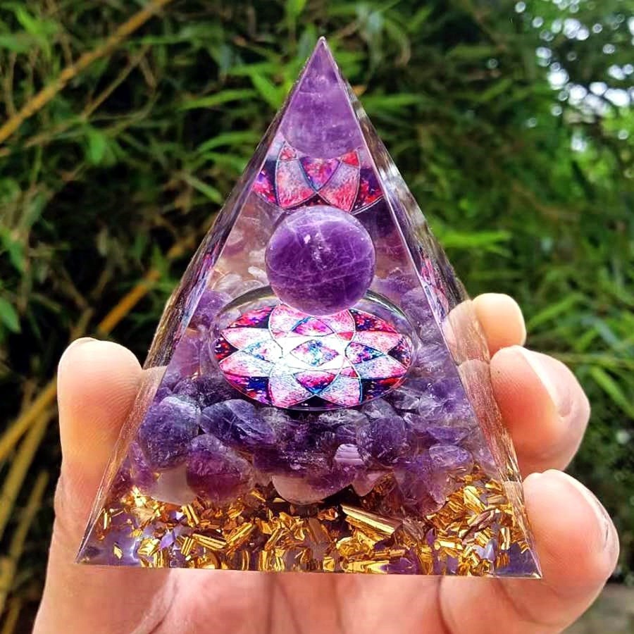 Foreign Trade Crystal Ball Pyramid Ornament Gravel Epoxy Resin Crafts Home Office Car Decoration