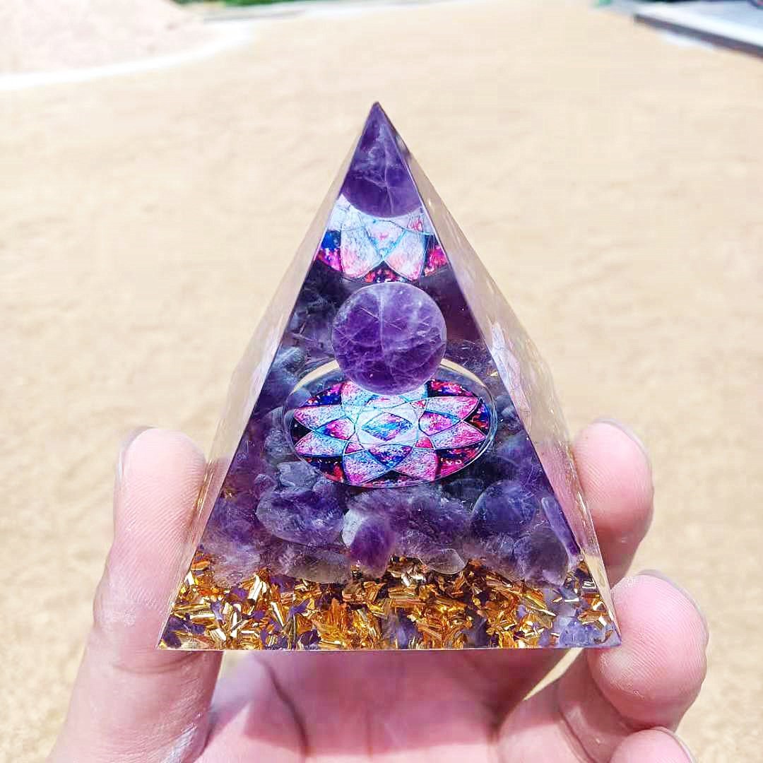 Foreign Trade Crystal Ball Pyramid Ornament Gravel Epoxy Resin Crafts Home Office Car Decoration Foreign Trade Crystal Ball Pyramid Ornament Gravel Epoxy Resin Crafts Home Office Car Decoration