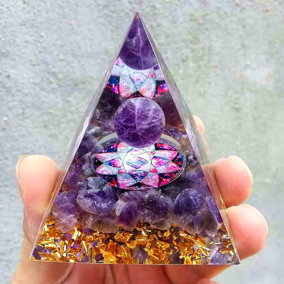 Foreign Trade Crystal Ball Pyramid Ornament Gravel Epoxy Resin Crafts Home Office Car Decoration Foreign Trade Crystal Ball Pyramid Ornament Gravel Epoxy Resin Crafts Home Office Car Decoration