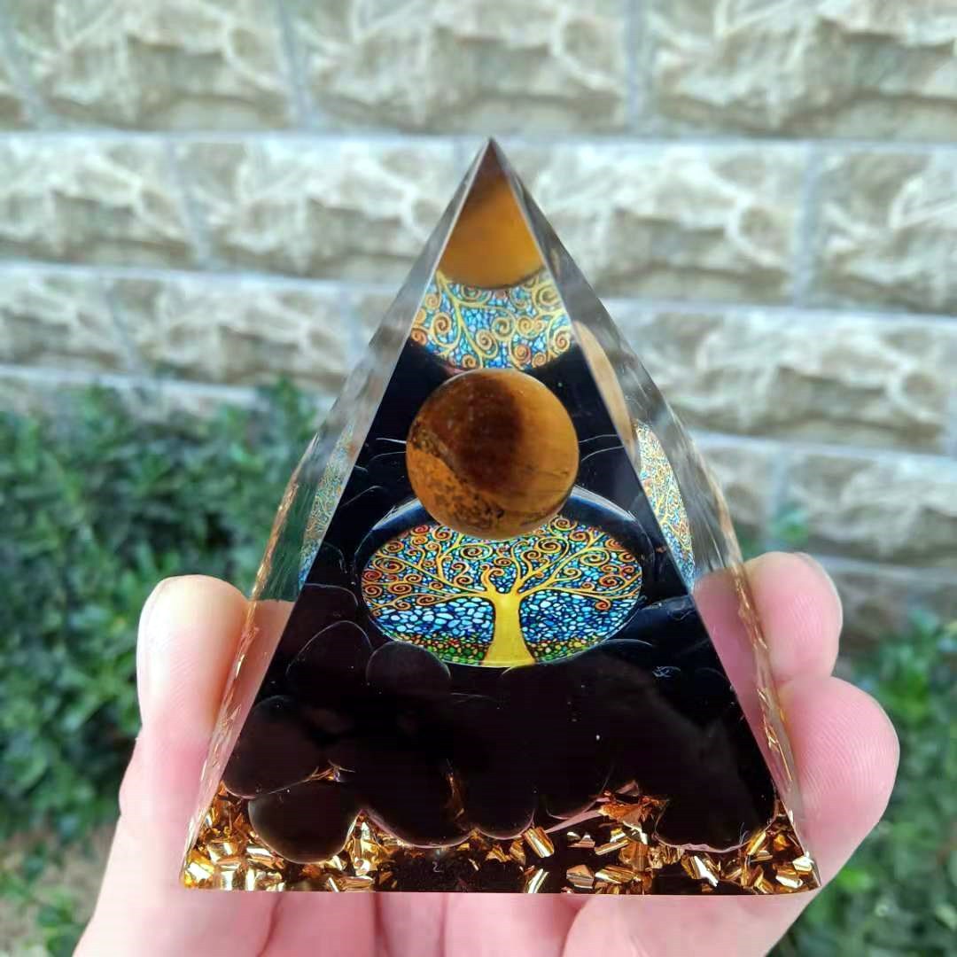 Foreign Trade Crystal Ball Pyramid Ornament Gravel Epoxy Resin Crafts Home Office Car Decoration Foreign Trade Crystal Ball Pyramid Ornament Gravel Epoxy Resin Crafts Home Office Car Decoration