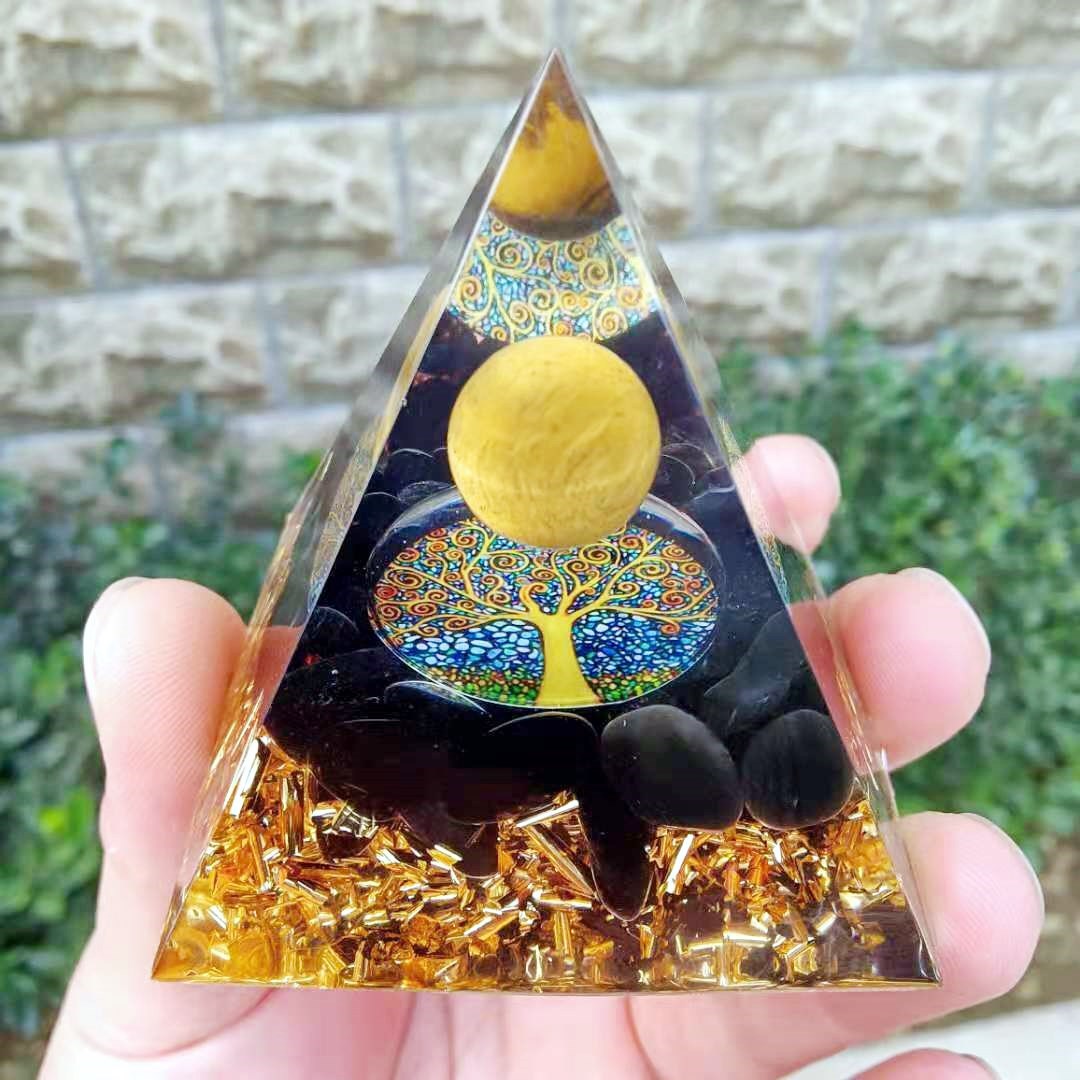 Foreign Trade Crystal Ball Pyramid Ornament Gravel Epoxy Resin Crafts Home Office Car Decoration Foreign Trade Crystal Ball Pyramid Ornament Gravel Epoxy Resin Crafts Home Office Car Decoration