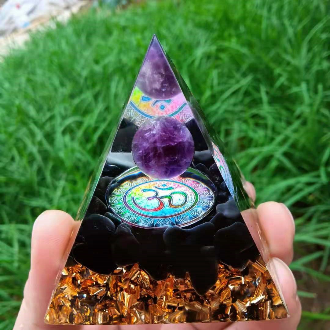 Foreign Trade Crystal Ball Pyramid Ornament Gravel Epoxy Resin Crafts Home Office Car Decoration Foreign Trade Crystal Ball Pyramid Ornament Gravel Epoxy Resin Crafts Home Office Car Decoration