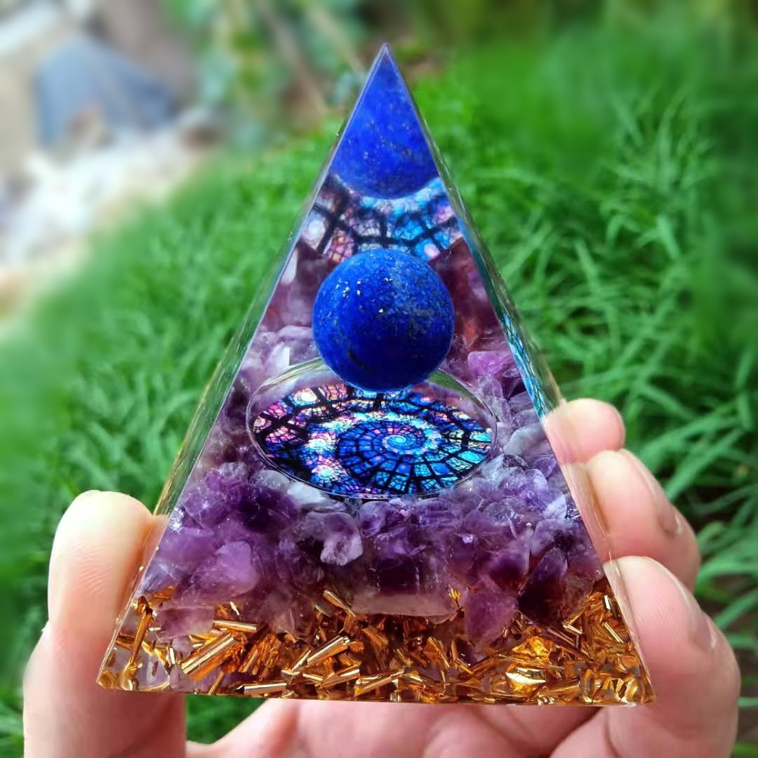 Foreign Trade Crystal Ball Pyramid Ornament Gravel Epoxy Resin Crafts Home Office Car Decoration Foreign Trade Crystal Ball Pyramid Ornament Gravel Epoxy Resin Crafts Home Office Car Decoration