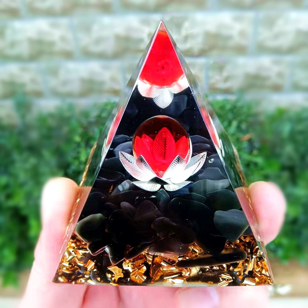 Foreign Trade Crystal Ball Pyramid Ornament Gravel Epoxy Resin Crafts Home Office Car Decoration Foreign Trade Crystal Ball Pyramid Ornament Gravel Epoxy Resin Crafts Home Office Car Decoration