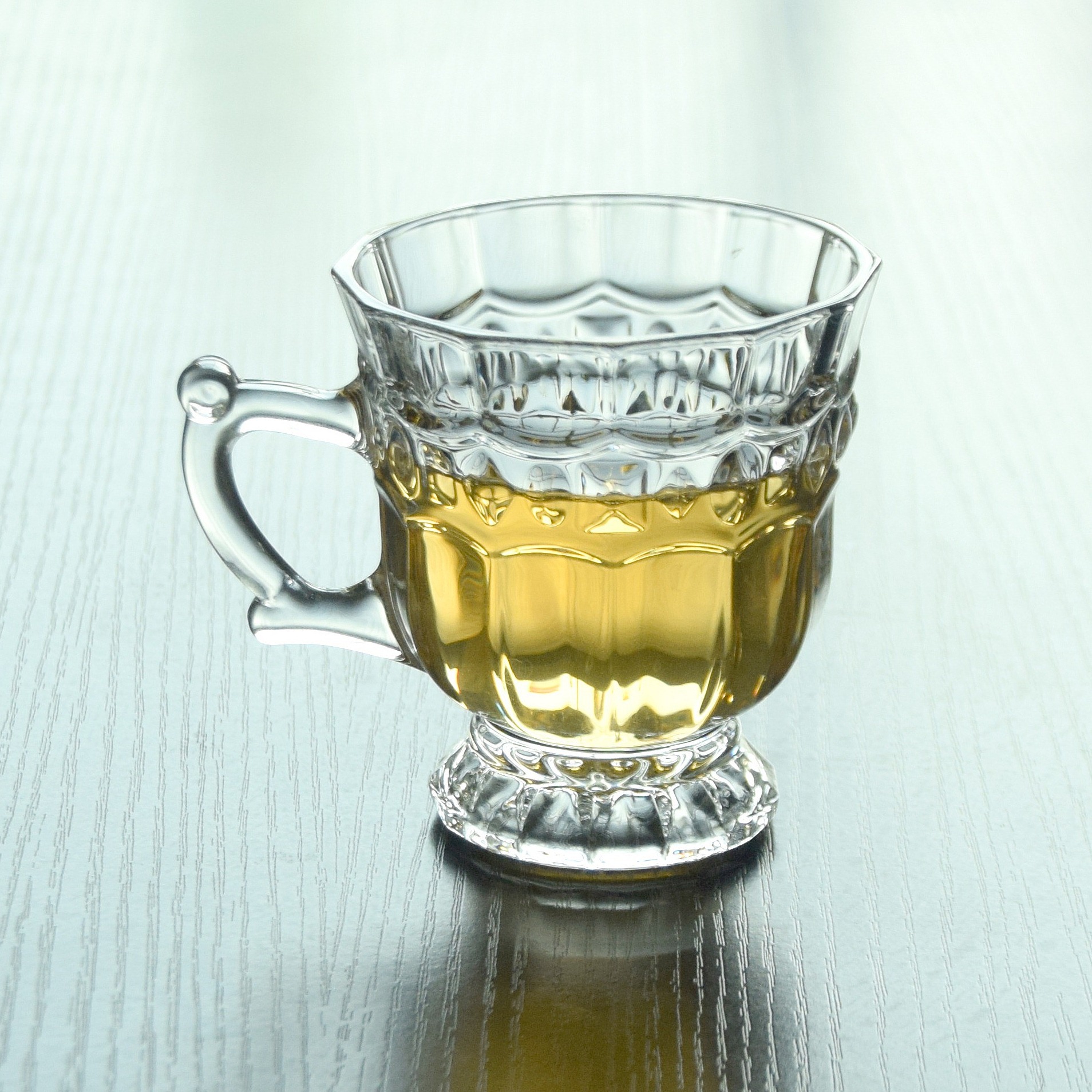 Refined White Glass Cup Exquisite Beer Steins Restaurant Tea Cup with Base Small Handle Cup Coffee Cup LeadFree
