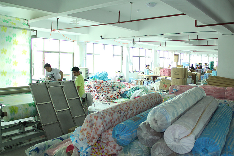 All polyester small curtain, diamond dot fabric, printed small curtain, penguin pattern, waterproof and mildew proof