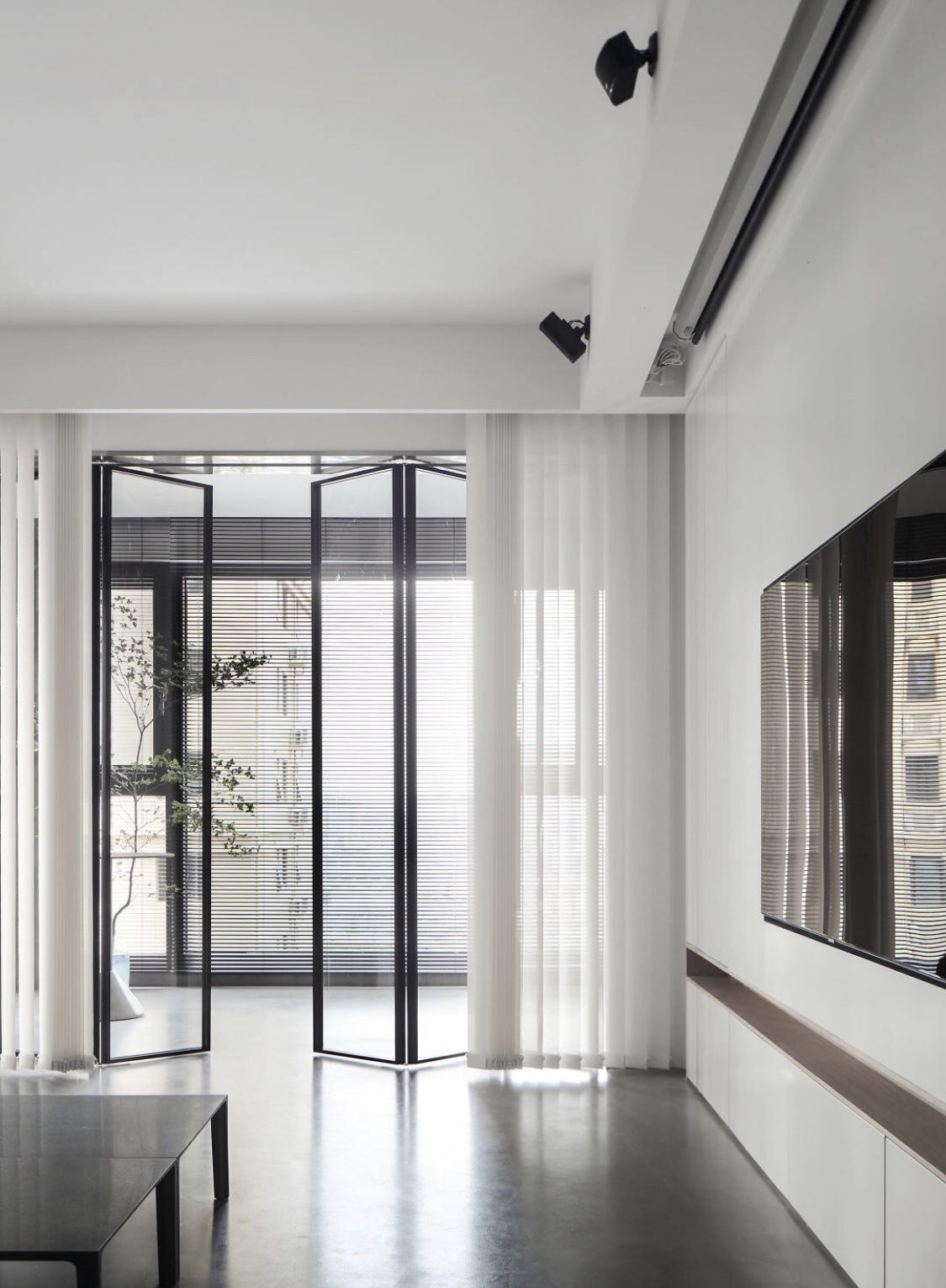 Factory Flame Retardant Vertical Blinds Office Engineering Curtain Sunlight Fabric Vertical Blinds Electric Vertical Venetian Blind Customization