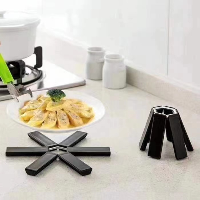 Kitchen Innovative Folding Pot Mat Placemat Plastic Heat Insulation Anti-Scald Plastic Pot Pad Dish Mat Gift Set