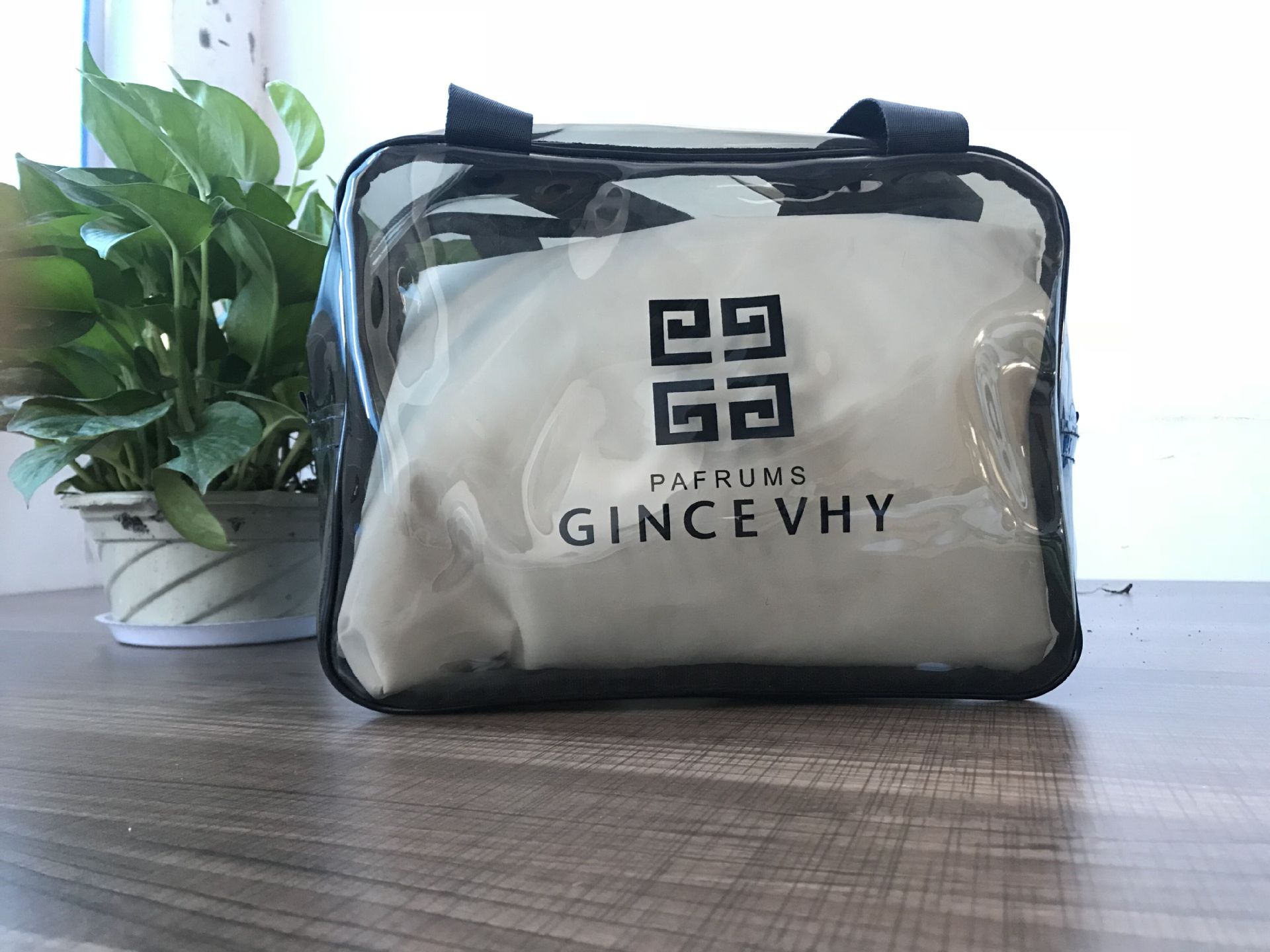 Waterproof PVC Cosmetic Bag Large Capacity Travel Storage Bag PVC Transparent Wash Bag Beach Bag Waterproof PVC Cosmetic Bag Large Capacity Travel Storage Bag PVC Transparent Wash Bag Beach Bag