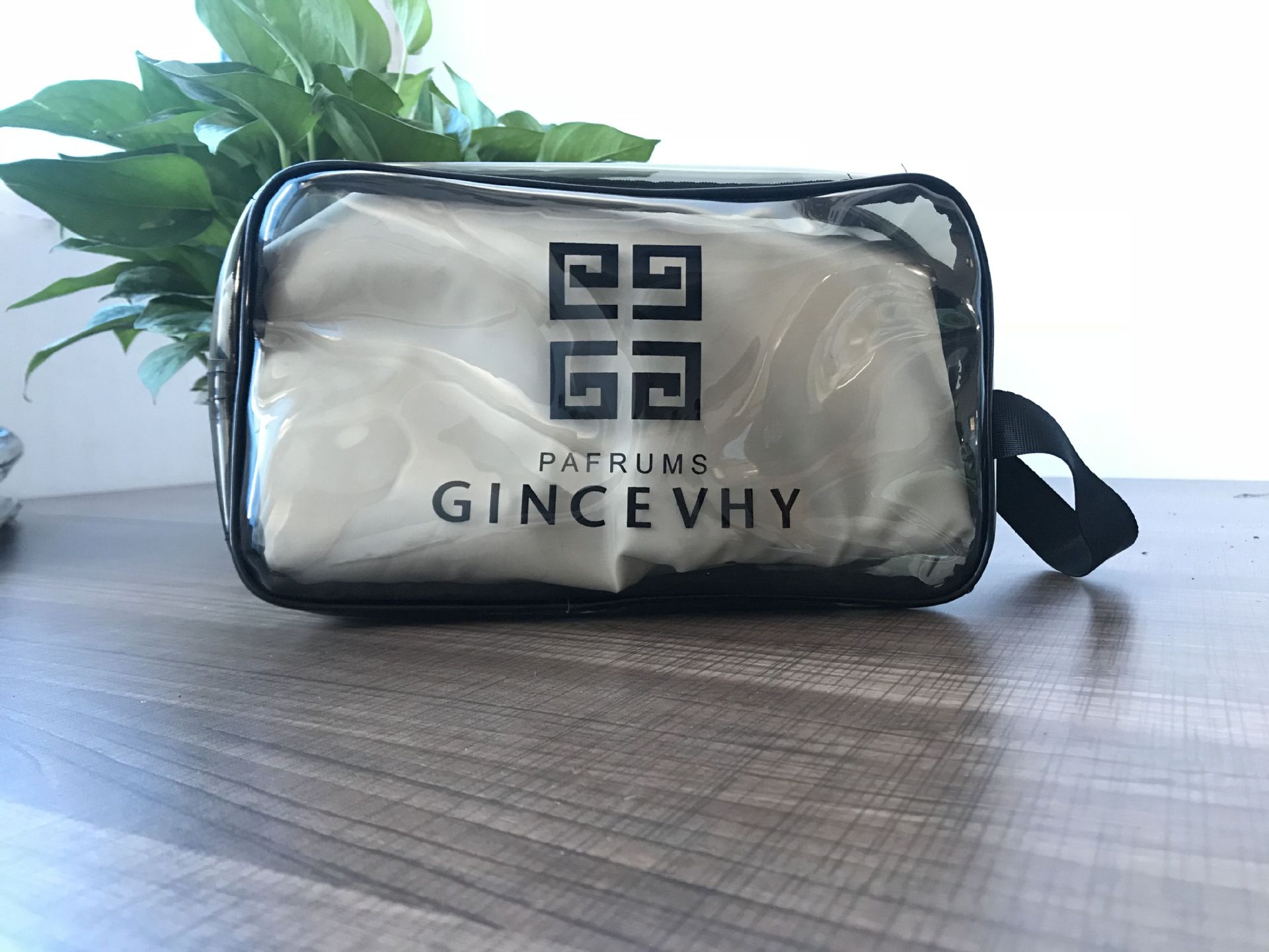 Waterproof PVC Cosmetic Bag Large Capacity Travel Storage Bag PVC Transparent Wash Bag Beach Bag Waterproof PVC Cosmetic Bag Large Capacity Travel Storage Bag PVC Transparent Wash Bag Beach Bag