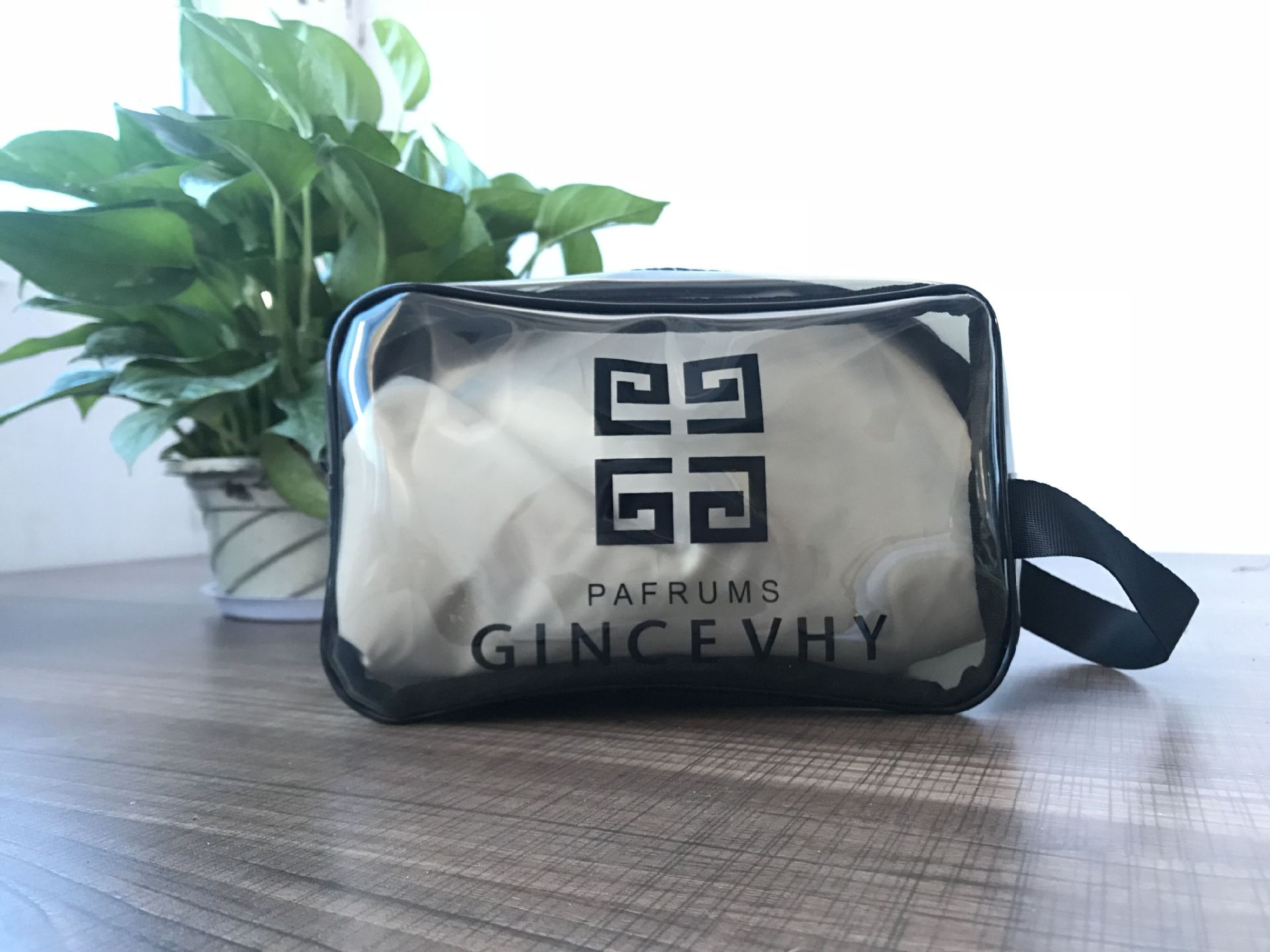 Waterproof PVC Cosmetic Bag Large Capacity Travel Storage Bag PVC Transparent Wash Bag Beach Bag Waterproof PVC Cosmetic Bag Large Capacity Travel Storage Bag PVC Transparent Wash Bag Beach Bag