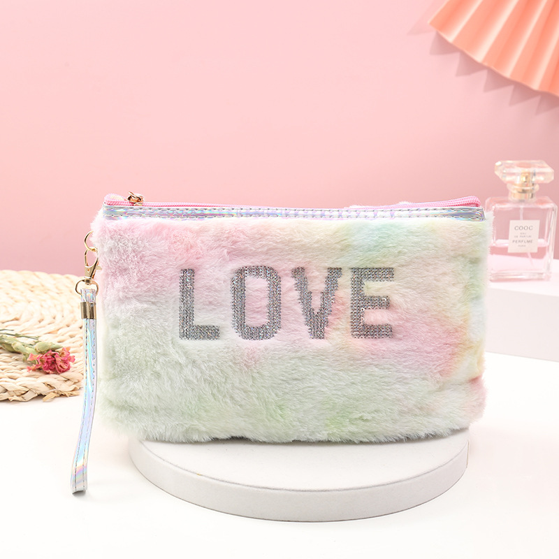 2021 New Plush Cosmetic Bag Women&#039;s Love Embroidered Hand Body Portable Women&#039;s Storage Bag Can Be Wholesale and Customized