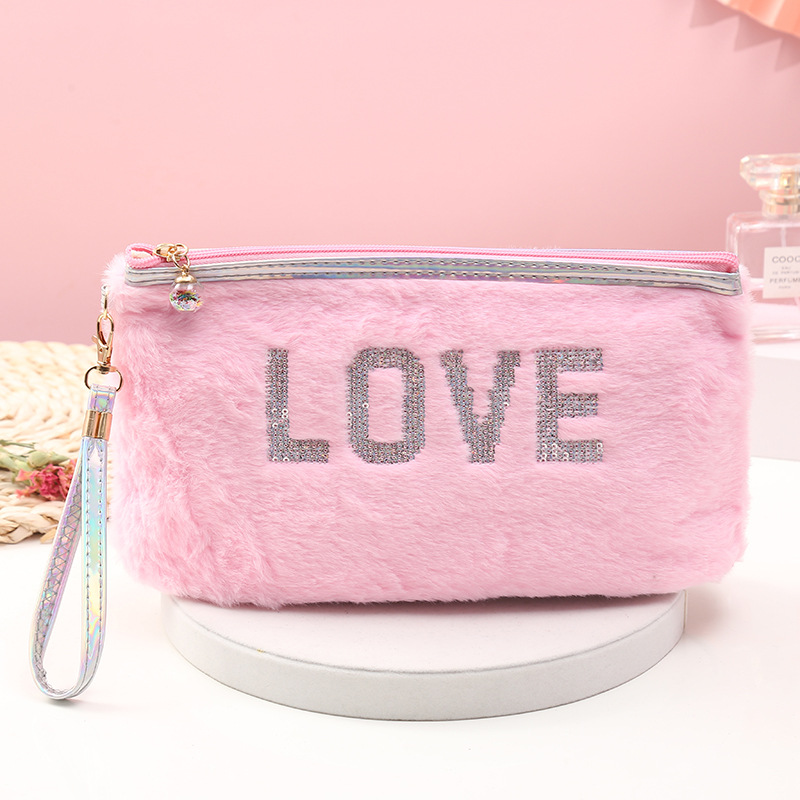 2021 New Plush Cosmetic Bag Women's Love Embroidered Hand Body Portable Women's Storage Bag Can Be Wholesale and Customized 2021 New Plush Cosmetic Bag Women's Love Embroidered Hand Body Portable Women's Storage Bag Can Be Wholesale and Customized