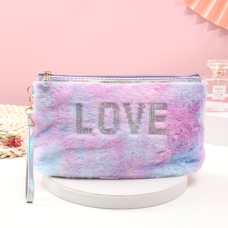 2021 New Plush Cosmetic Bag Women's Love Embroidered Hand Body Portable Women's Storage Bag Can Be Wholesale and Customized 2021 New Plush Cosmetic Bag Women's Love Embroidered Hand Body Portable Women's Storage Bag Can Be Wholesale and Customized