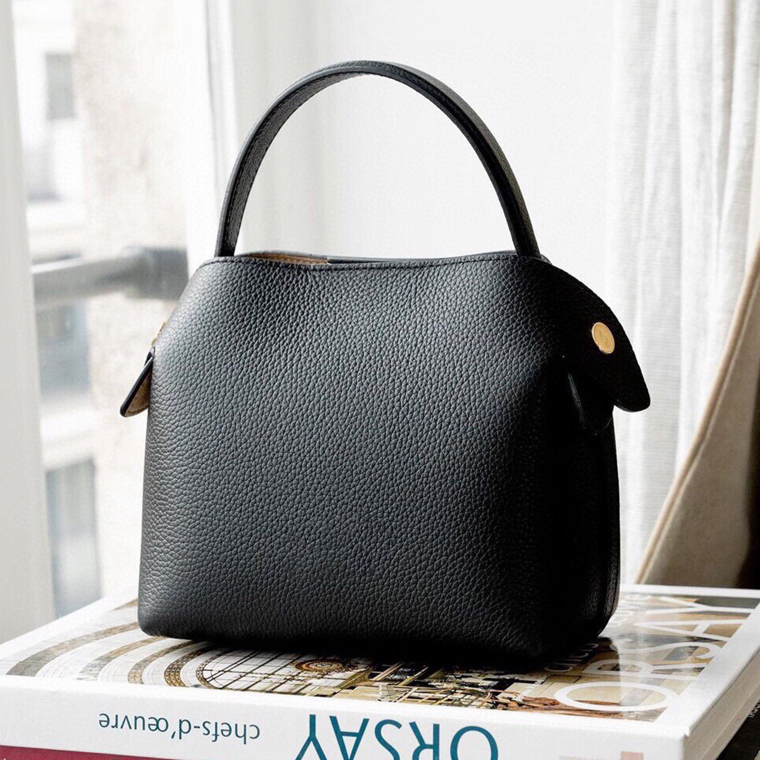 2022 Export to France Foreign Trade Niche Swan Baotou Layer Litchi Pattern Cowhide Tote Half-Handmade Commuter Women's Bag