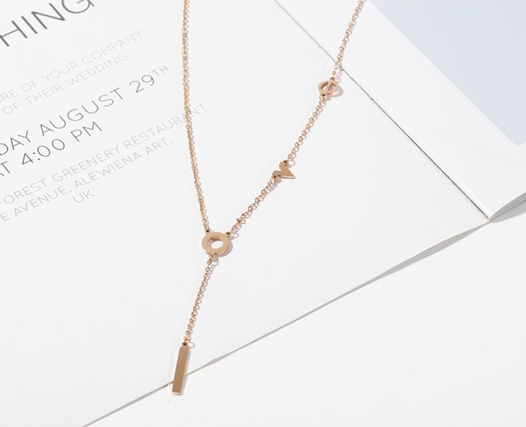 Korean Web Celebrity Simple Titanium Steel Necklace female color Rose Gold four-leaf swan Clavicular chain Pendant stands