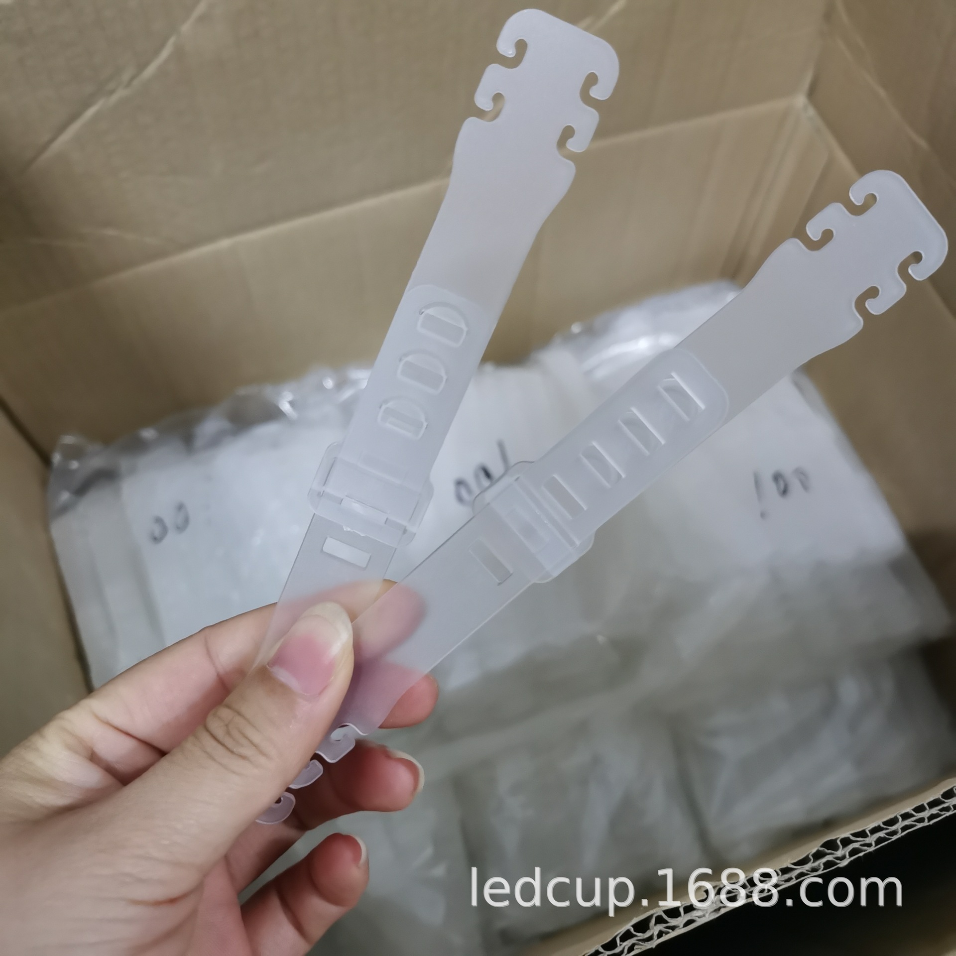 mask hook ear protection adjustment antistrangler face mask buckle ear strap extension rope head wear without trace hook mask hook ear protection adjustment antistrangler face mask buckle ear strap extension rope head wear without trace hook