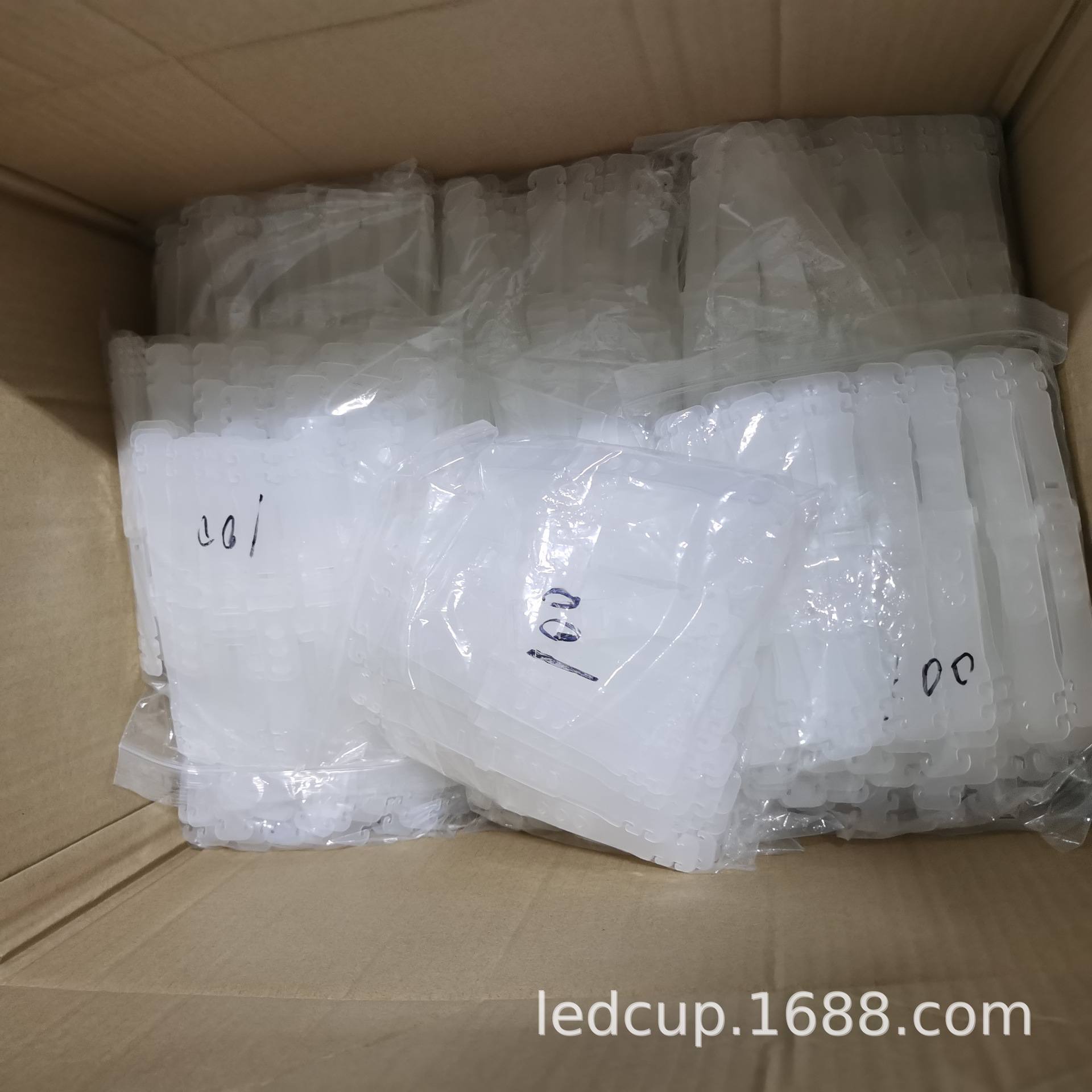 mask hook ear protection adjustment antistrangler face mask buckle ear strap extension rope head wear without trace hook mask hook ear protection adjustment antistrangler face mask buckle ear strap extension rope head wear without trace hook