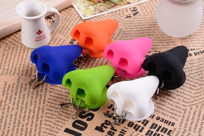 Creative silicone Keychain new mobile phone nose suction cup bracket