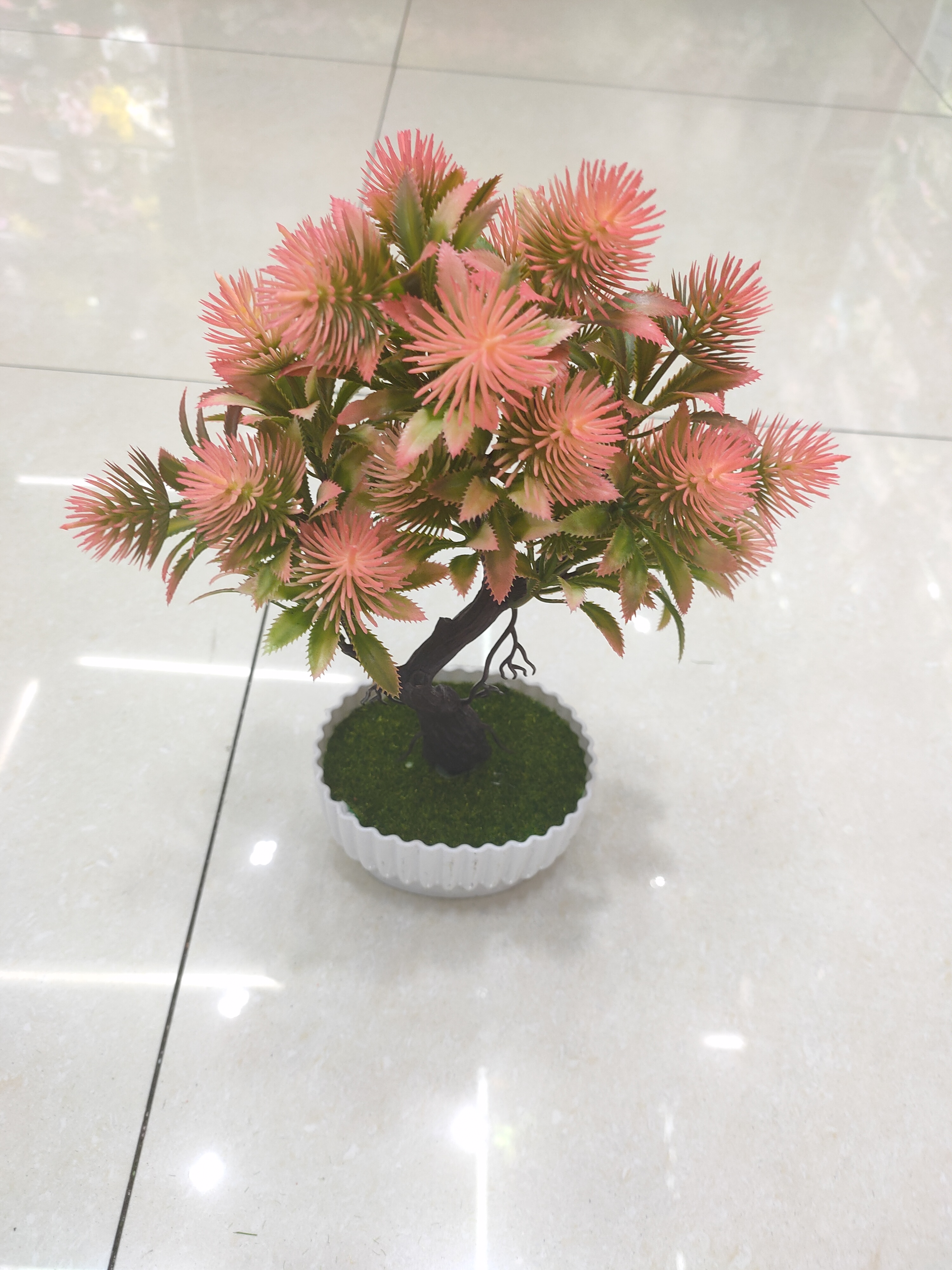 New color pine simulation bonsai green living room Christmas gift fake flowers wholesale New color pine simulation bonsai green living room Christmas gift fake flowers wholesale