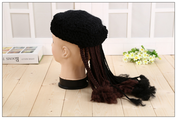 The black hand knitting knitting wool knitting hat is popular in the non - state hand weaving wig yarn.