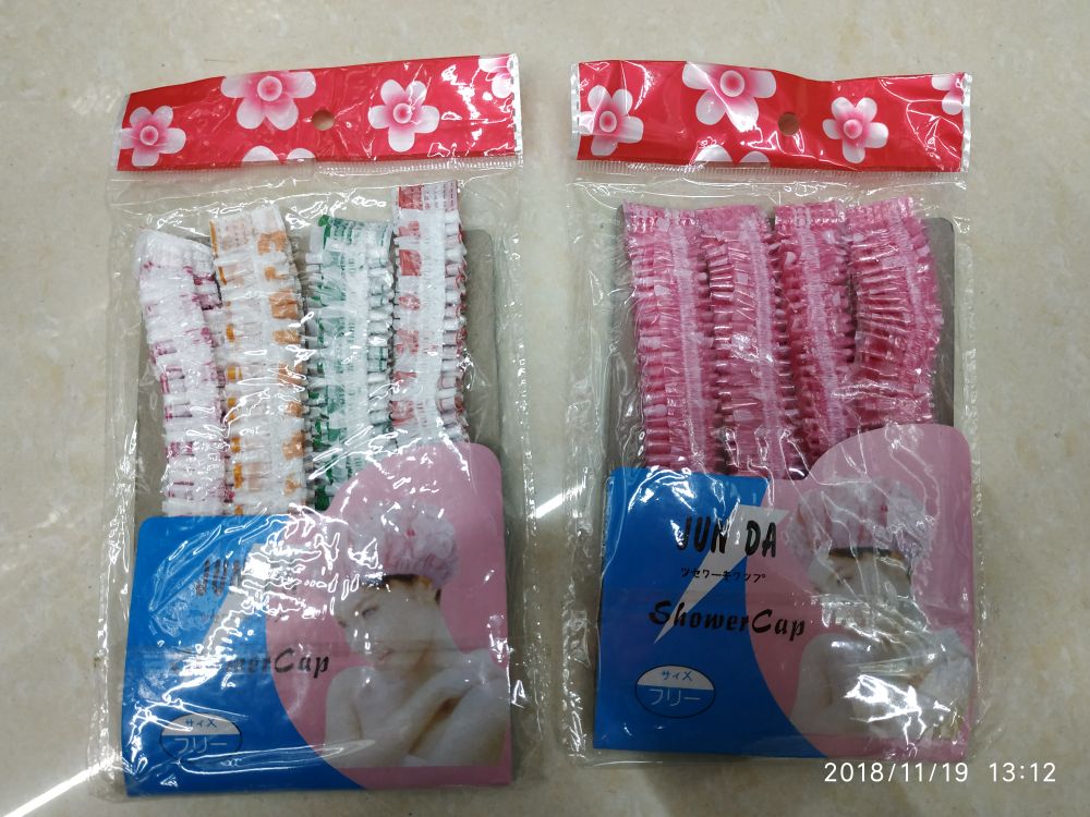 Disposable shower cap PE head cover household hotel shower cap Disposable shower cap PE head cover household hotel shower cap