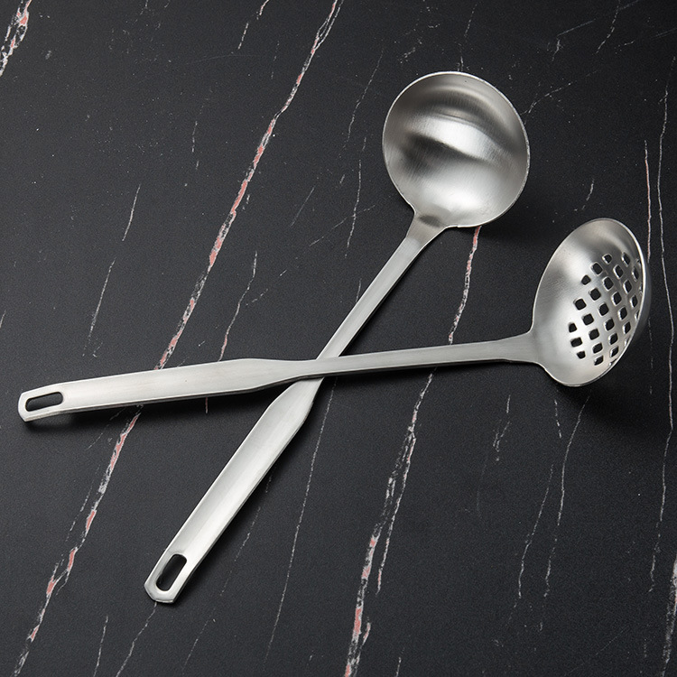201 Stainless Steel Hot Pot Spoon Home Ladle Thickened Soup Spoon Colander Kitchen for Scooping up Porridge Soup Ladle Cooking Kitchenware Set