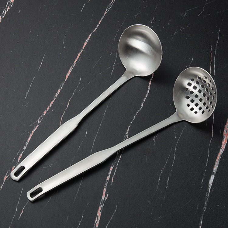 201 Stainless Steel Hot Pot Spoon Home Ladle Thickened Soup Spoon Colander Kitchen for Scooping up Porridge Soup Ladle Cooking Kitchenware Set 201 Stainless Steel Hot Pot Spoon Home Ladle Thickened Soup Spoon Colander Kitchen for Scooping up Porridge Soup Ladle Cooking Kitchenware Set