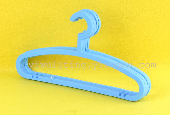Simple Plastic windbreaker racks clothing store Seamless Skidless clothes hang air clothes breech-Rack Hangers Simple Plastic windbreaker racks clothing store Seamless Skidless clothes hang air clothes breech-Rack Hangers