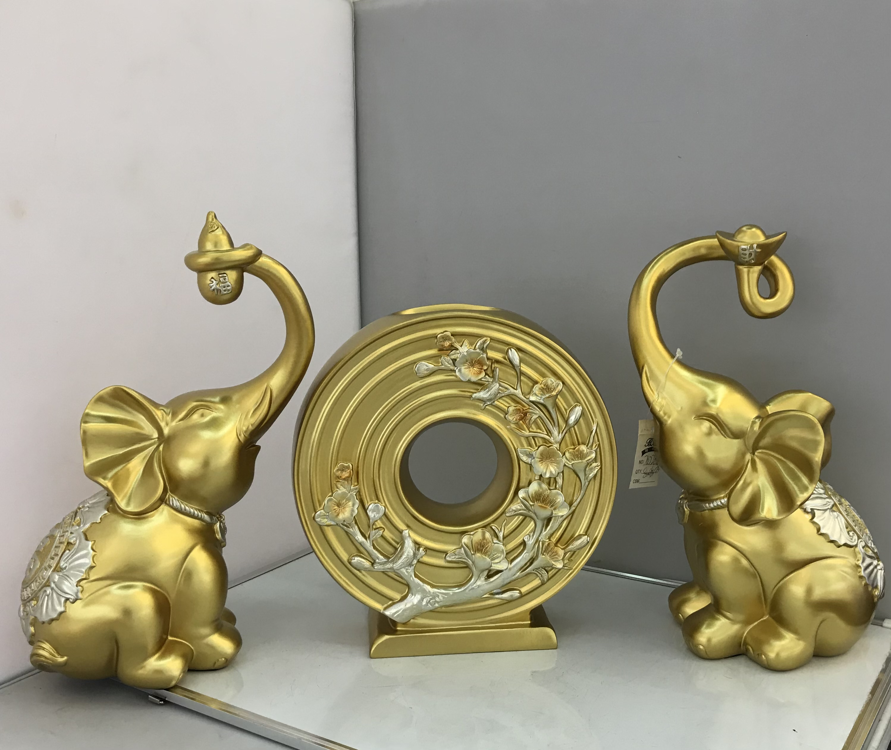 Resin Crafts Golden Lucky Fortune Bring Sets Three Elephants Ornaments Living Room Wine Cabinet Hallway Home Decorations Ornaments