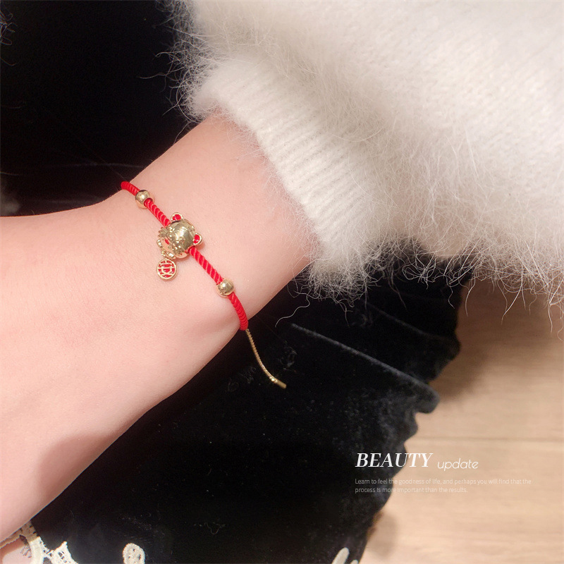 2021 New Year of the Year of the Tiger Red Rope Bracelet Female Woven Hand Strap Couple Fortune Red Chinese New Year Bracelet Female 2021 New Year of the Year of the Tiger Red Rope Bracelet Female Woven Hand Strap Couple Fortune Red Chinese New Year Bracelet Female