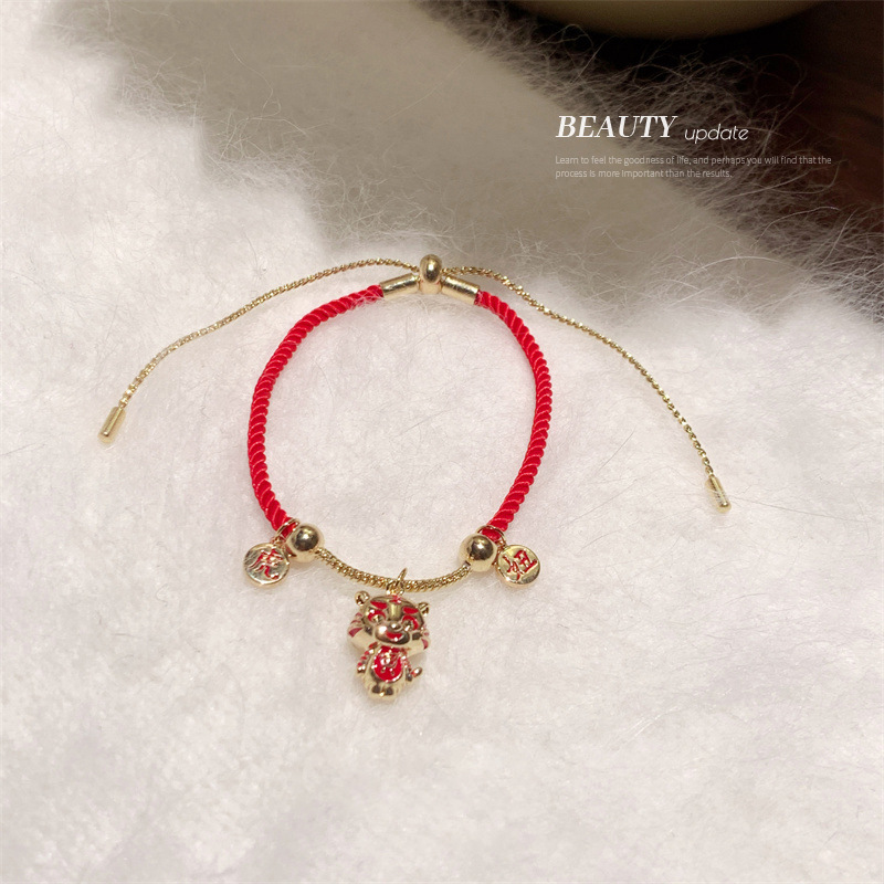 2021 New Year of the Year of the Tiger Red Rope Bracelet Female Woven Hand Strap Couple Fortune Red Chinese New Year Bracelet Female 2021 New Year of the Year of the Tiger Red Rope Bracelet Female Woven Hand Strap Couple Fortune Red Chinese New Year Bracelet Female