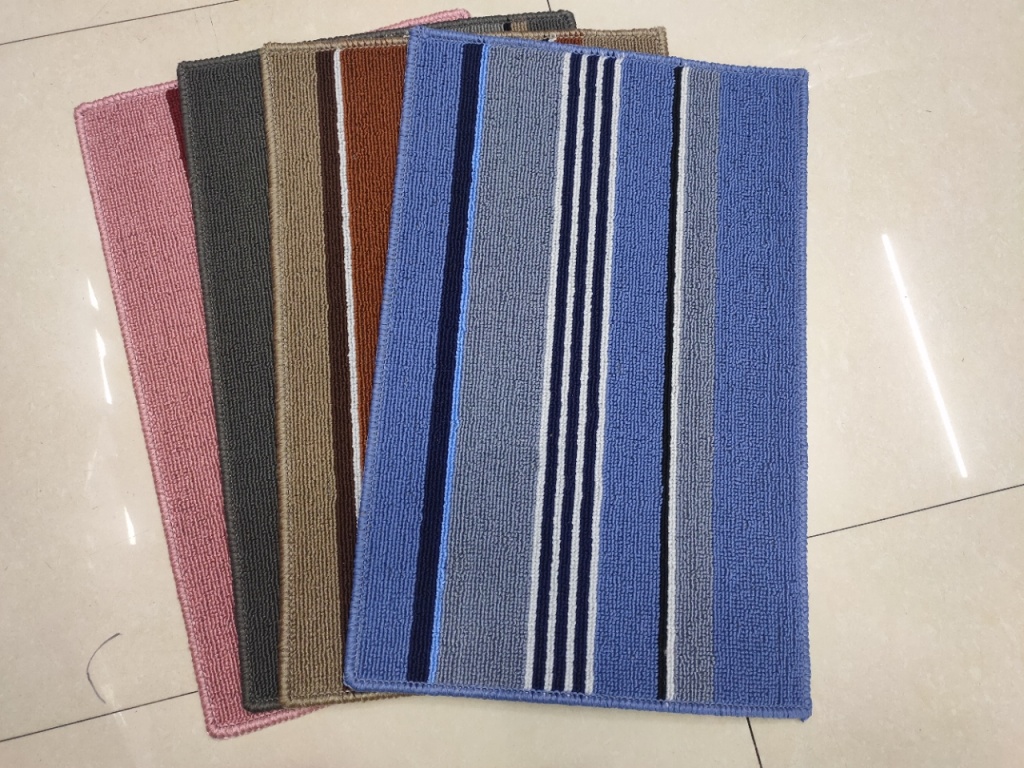 Color non-slip latex carpet door mat is available in all sizes Color non-slip latex carpet door mat is available in all sizes