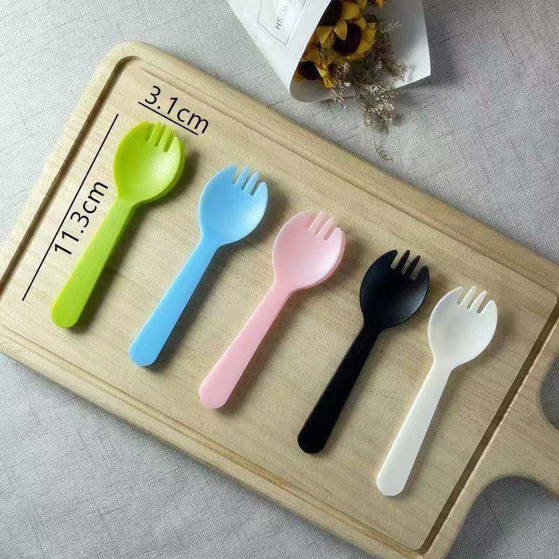 Birthday Cake Four-in-One Cutlery Tray Set Disposable Tableware Plastic Knives Spoon Combination Paper Plate Birthday Cake Four-in-One Cutlery Tray Set Disposable Tableware Plastic Knives Spoon Combination Paper Plate