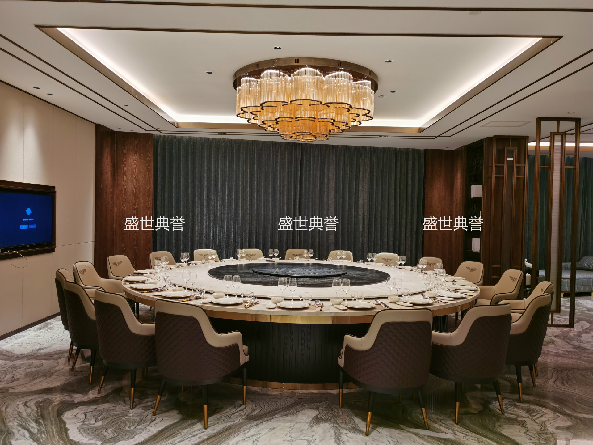 Resort Hotel Solid Wood Electric Dining Table and Chair Villa Solid Wood Dining Chair Restaurant Box Bentley Chair Resort Hotel Solid Wood Electric Dining Table and Chair Villa Solid Wood Dining Chair Restaurant Box Bentley Chair