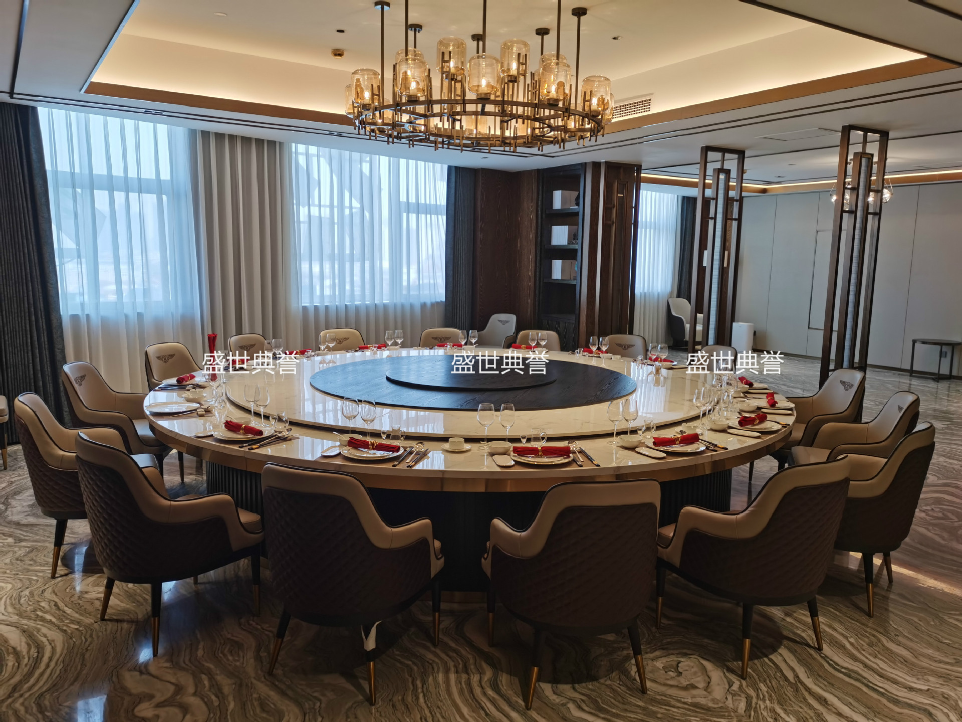Dandong Star Hotel Solid Wood Table and Chair Seafood Restaurant Box Solid Wood Chair Modern Light Luxury Bentley Chair Dandong Star Hotel Solid Wood Table and Chair Seafood Restaurant Box Solid Wood Chair Modern Light Luxury Bentley Chair