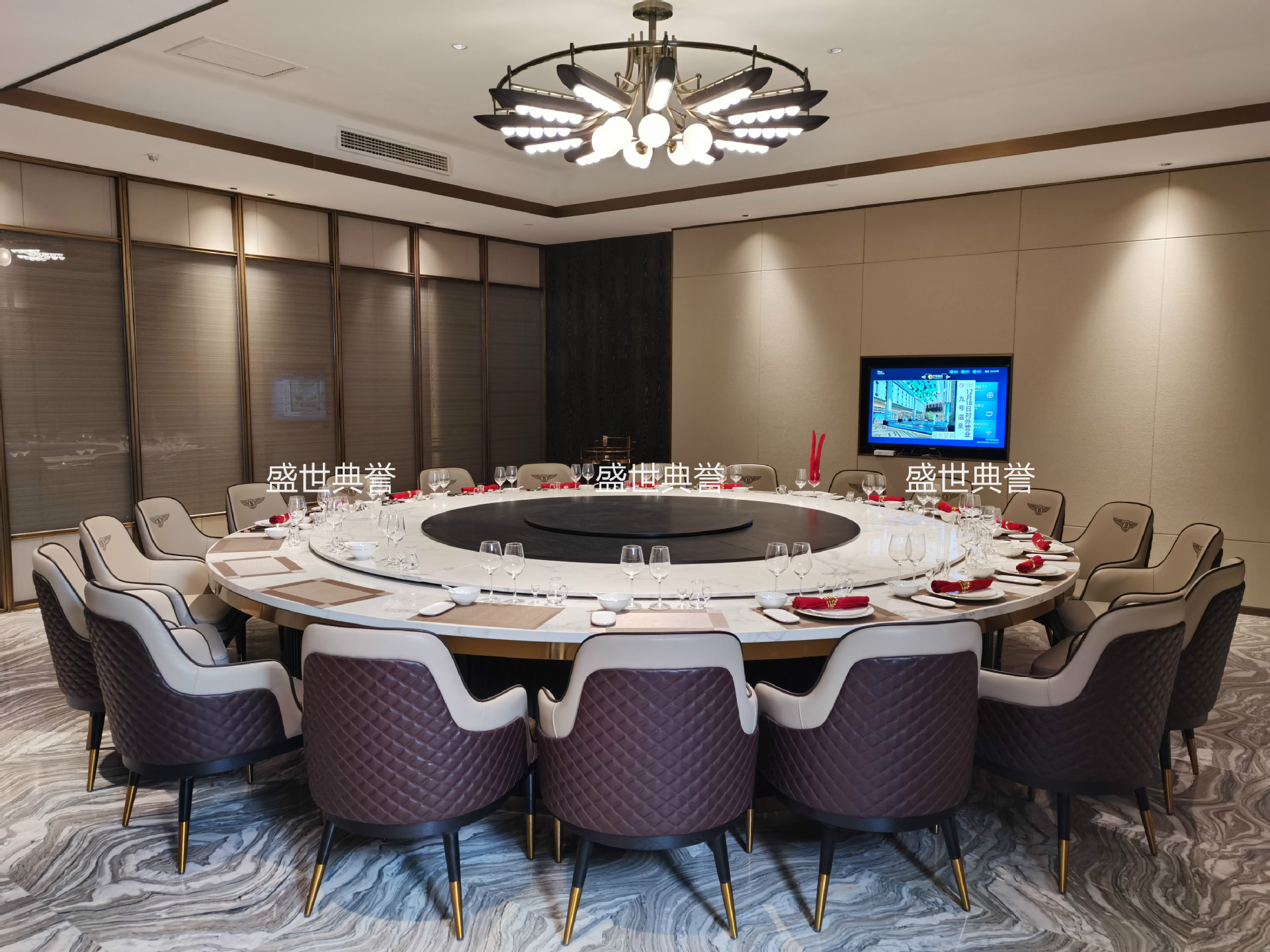 Dandong Star Hotel Solid Wood Table and Chair Seafood Restaurant Box Solid Wood Chair Modern Light Luxury Bentley Chair Dandong Star Hotel Solid Wood Table and Chair Seafood Restaurant Box Solid Wood Chair Modern Light Luxury Bentley Chair