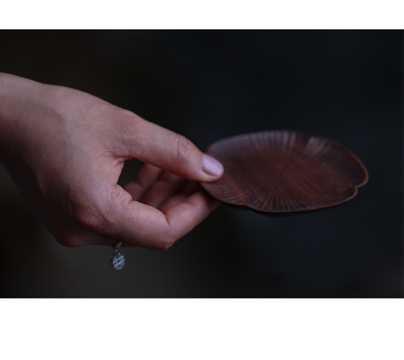 Factory Direct Sales Solid Wood Coaster Black Walnut Four-Leaf Clover Coaster Beech Texture Coaster Cup Saucer Heat Proof Mat