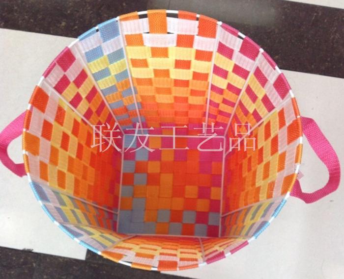 Debris basket of hand weaving, silk laundry baskets, packed with storage baskets, handwoven laundry bins Debris basket of hand weaving, silk laundry baskets, packed with storage baskets, handwoven laundry bins