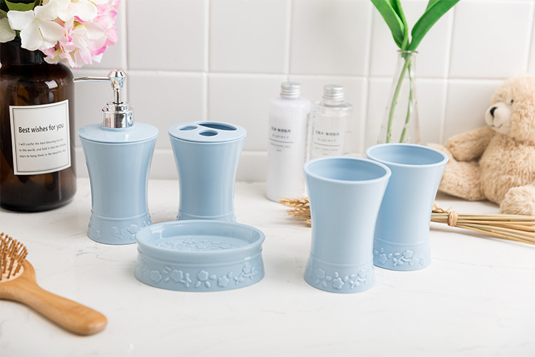 The plastic bath gargle set of five pieces European carved bath gargle set wholesale The plastic bath gargle set of five pieces European carved bath gargle set wholesale